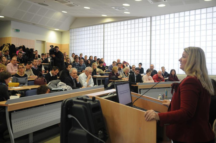  Više od 200 zainteresiranih sudionika na prezentaciji Programa poticanja poduzetništva i obrta – Poduzetnički impuls 2015. u Puli 