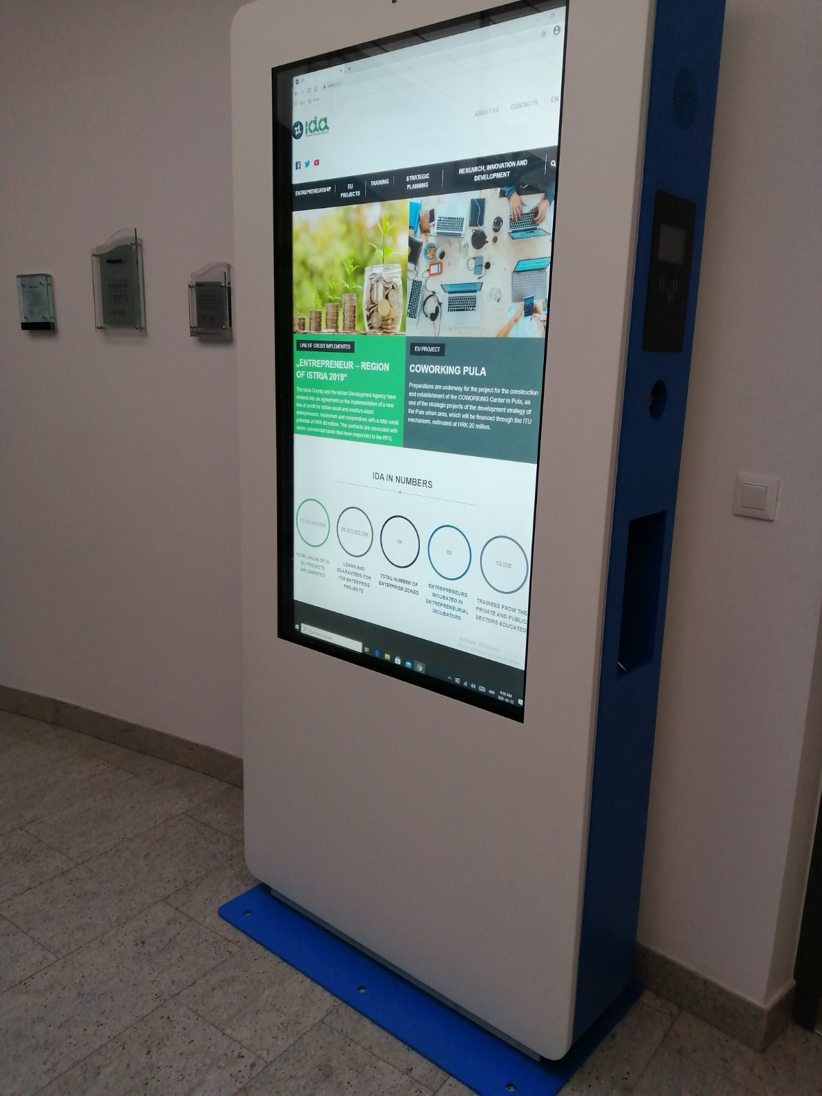 IDA u sklopu projekta METRO postavlja tri interaktivna ekrana na lokacijama u Puli, Poreču i Rapcu